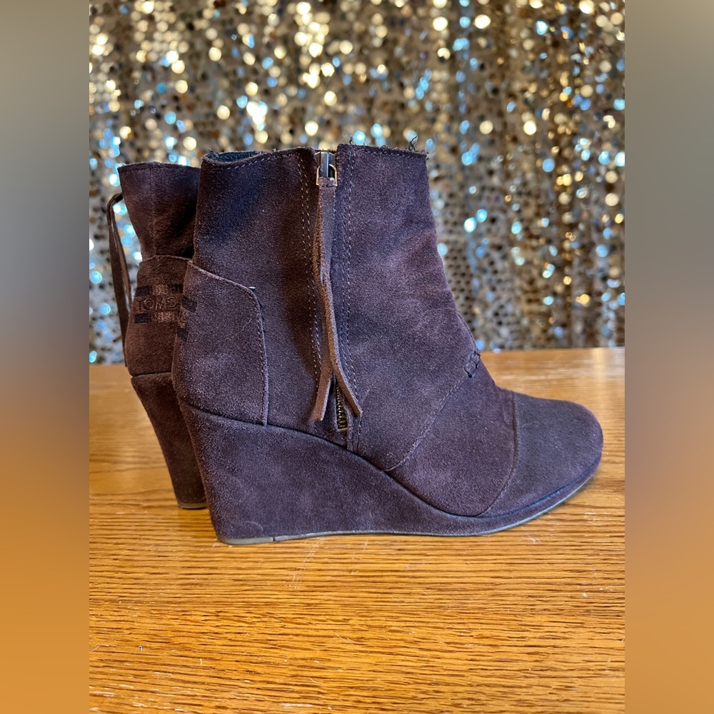 Toms wedged booties